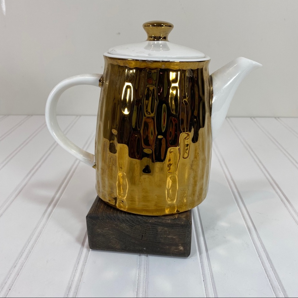 Graces Teaware Gold & White ceramic teapot